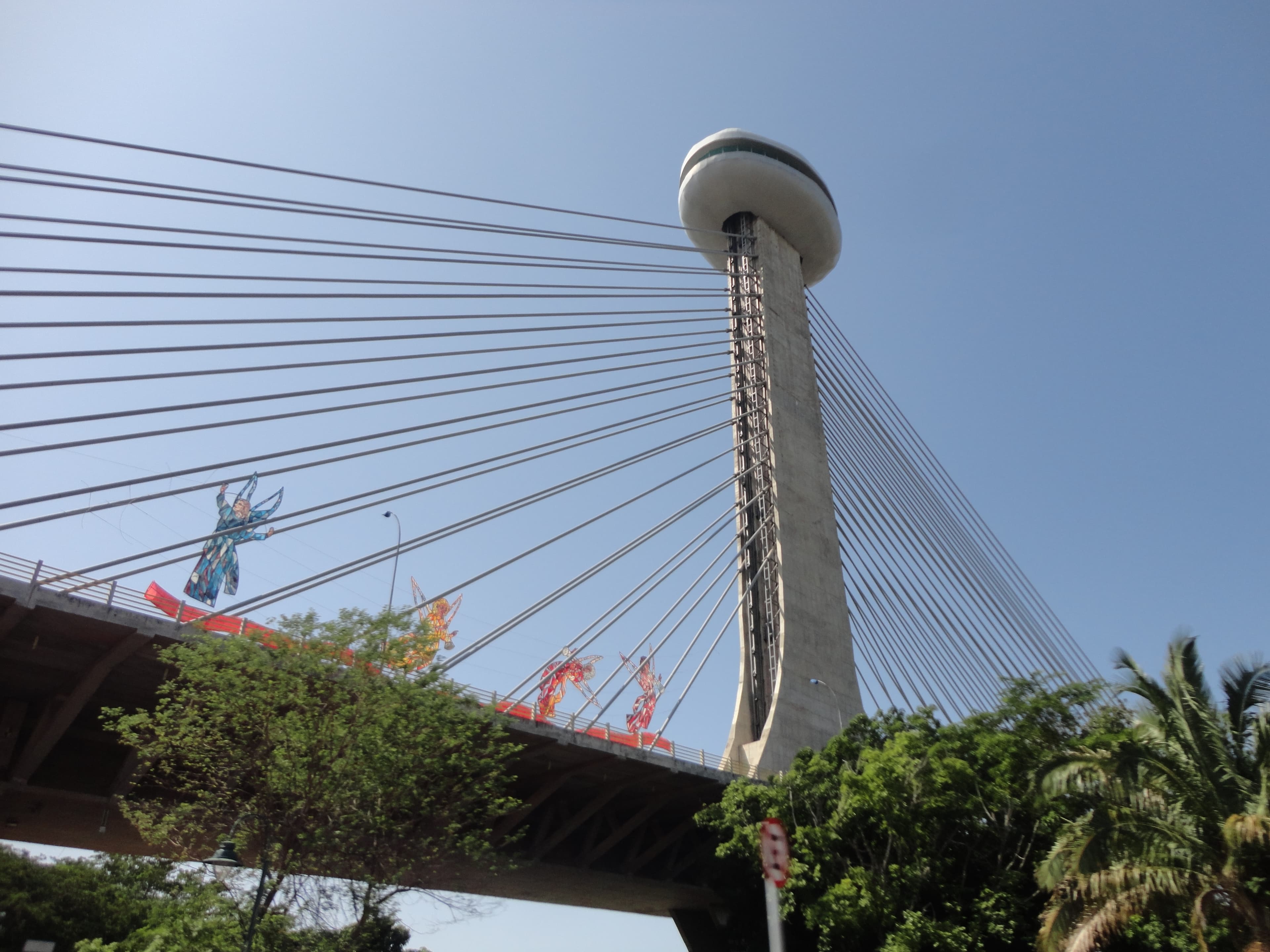 Ponte Estaiada João Isidoro França sobre o Rio Poti, em Teresina, Piauí